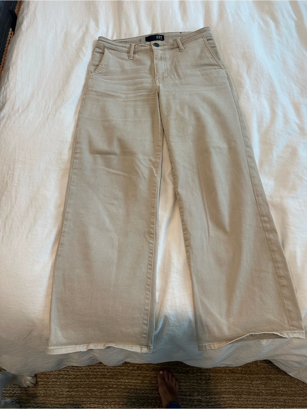 Kut from the Kloth Wide Leg Jeans in Light Beige